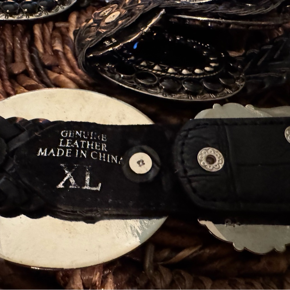 Black and Silver Western Style Belt - Picture 7 of 10